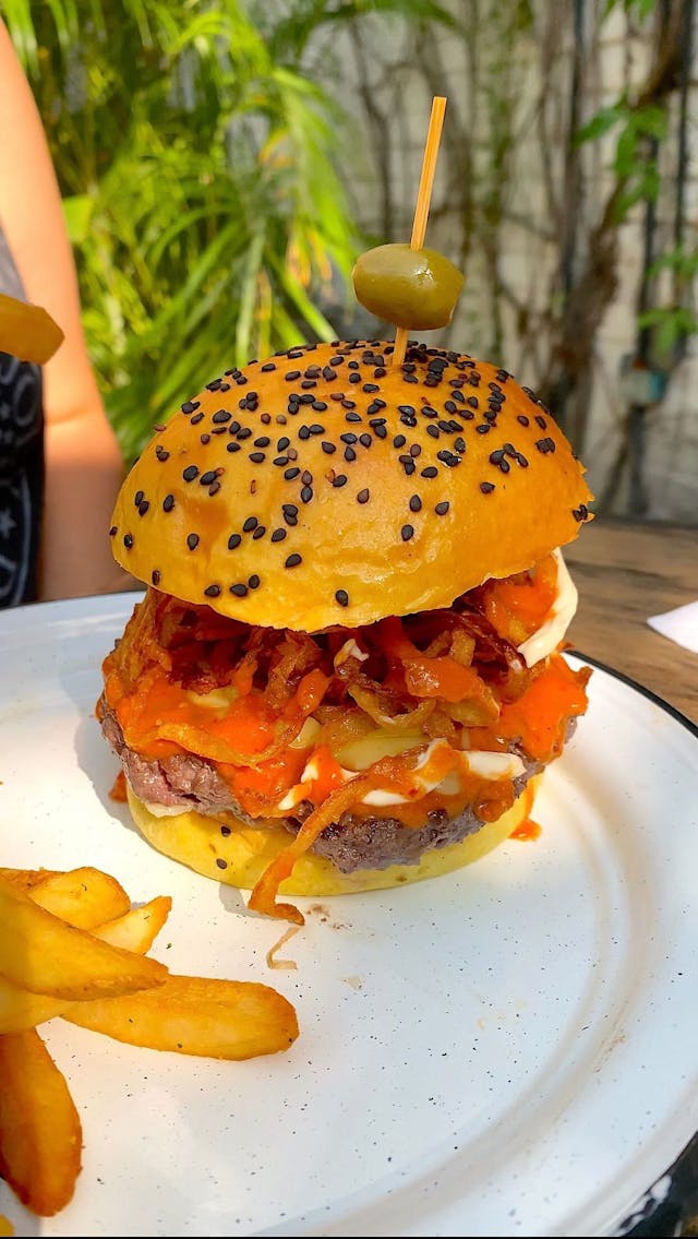 Mu. Burgerhouse Tulum